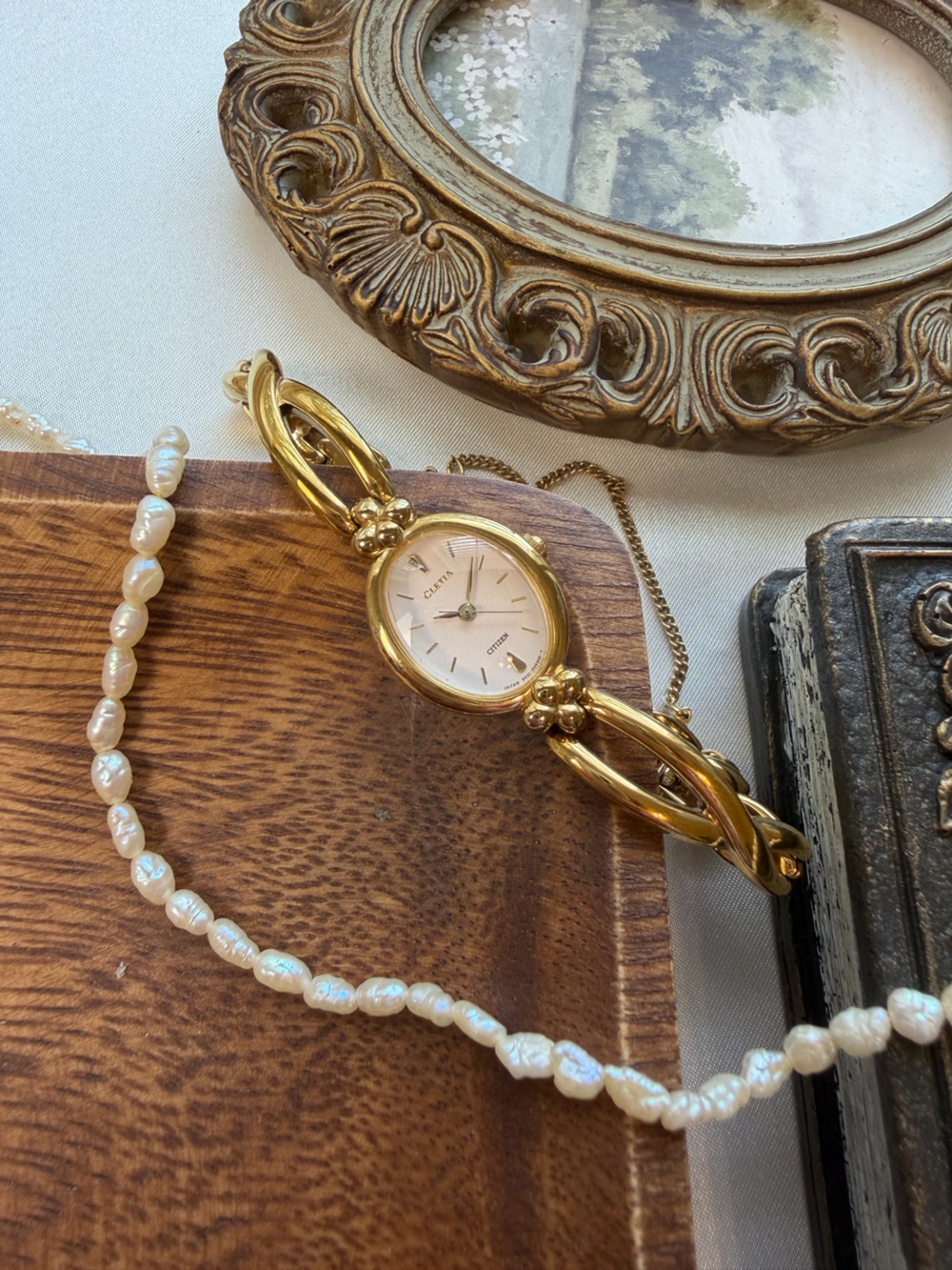 Vintage-Inspired Gold Ladies Bracelet Watch -